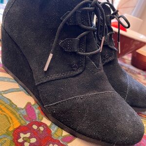 Toms Black Suede Lace Up ShoeBooties